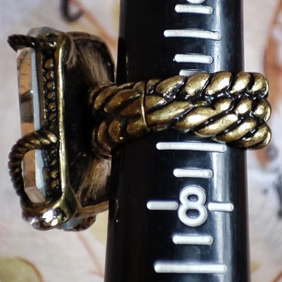 Emerald Cut Large Clear Stone Cocktail Ring Stretch Brass Tone Rhinestone Size 7 - Picture 11 of 11